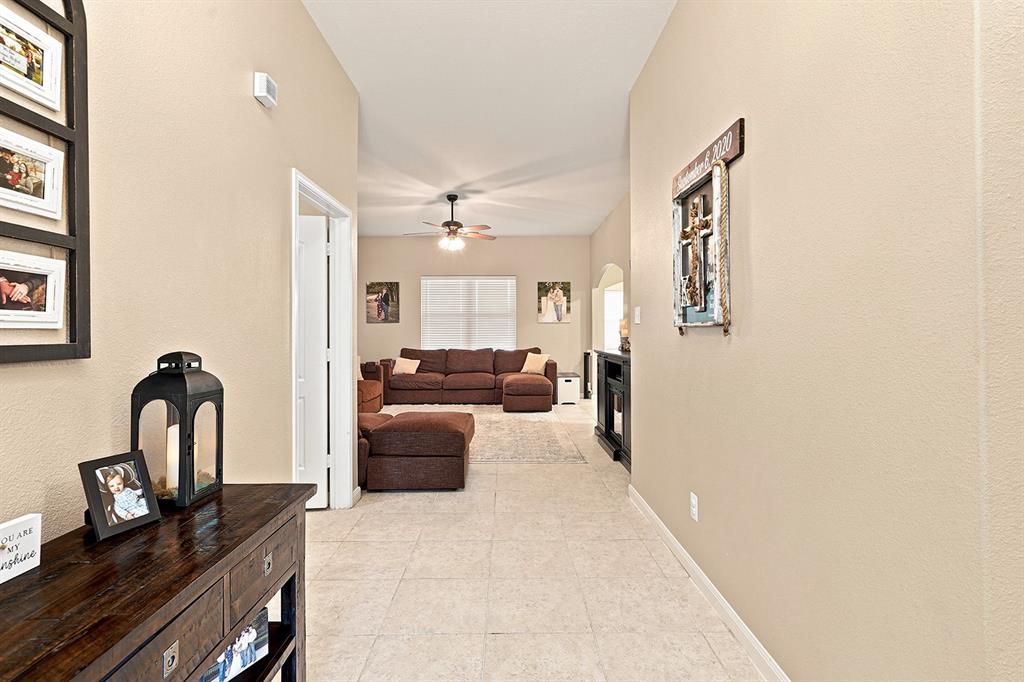 5017 Beaver Creek Avenue Property Photo 4