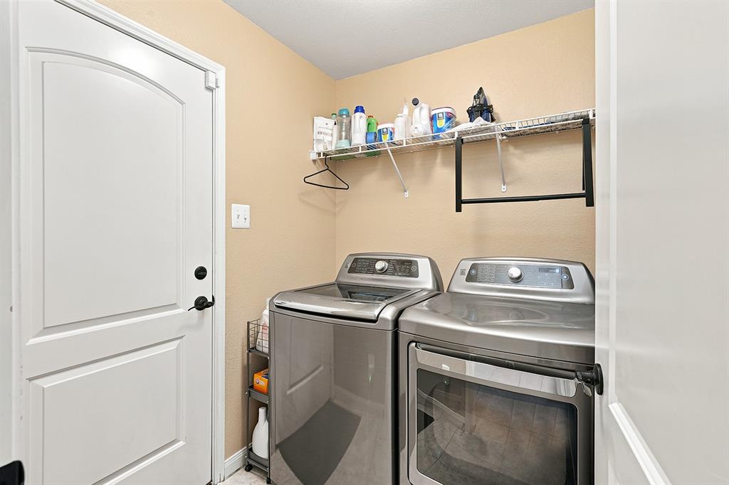 5017 Beaver Creek Avenue Property Photo 14