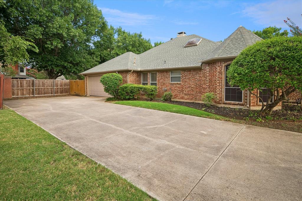 2201 Pendleton Lane Property Photo 3