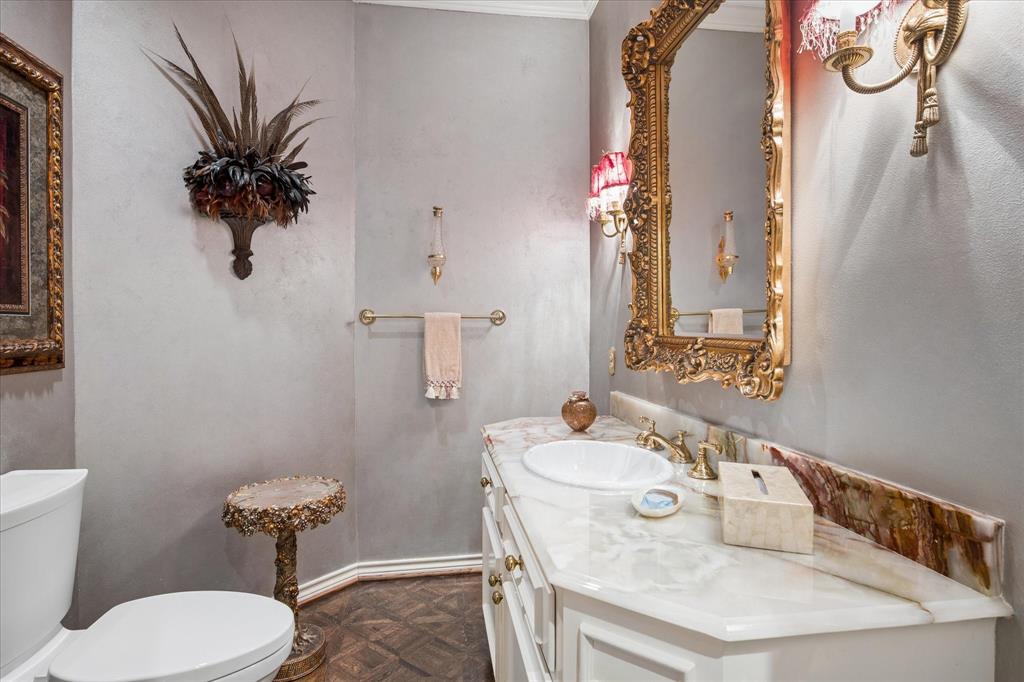 7276 Lupton Circle Property Photo 8