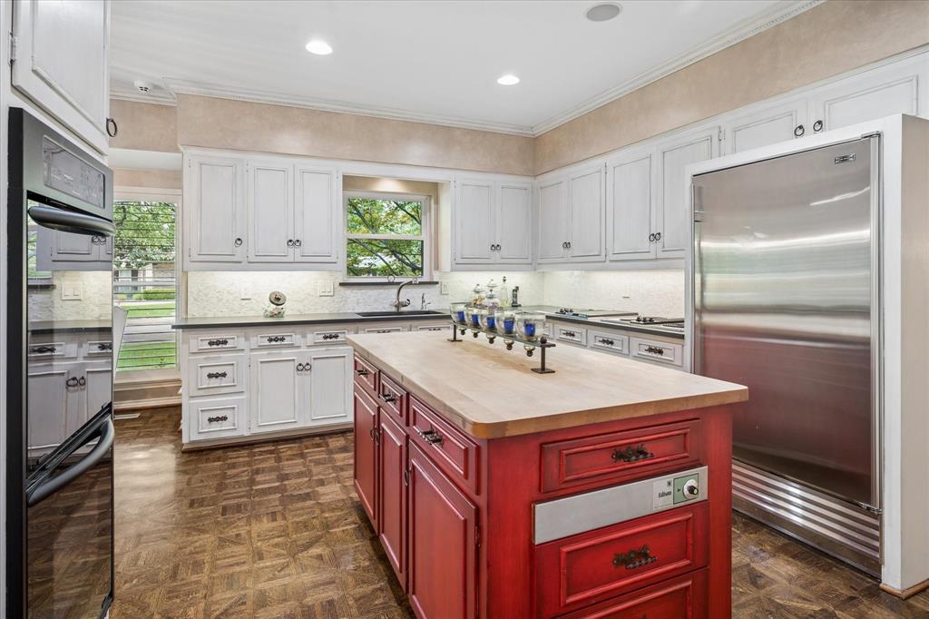 7276 Lupton Circle Property Photo 9