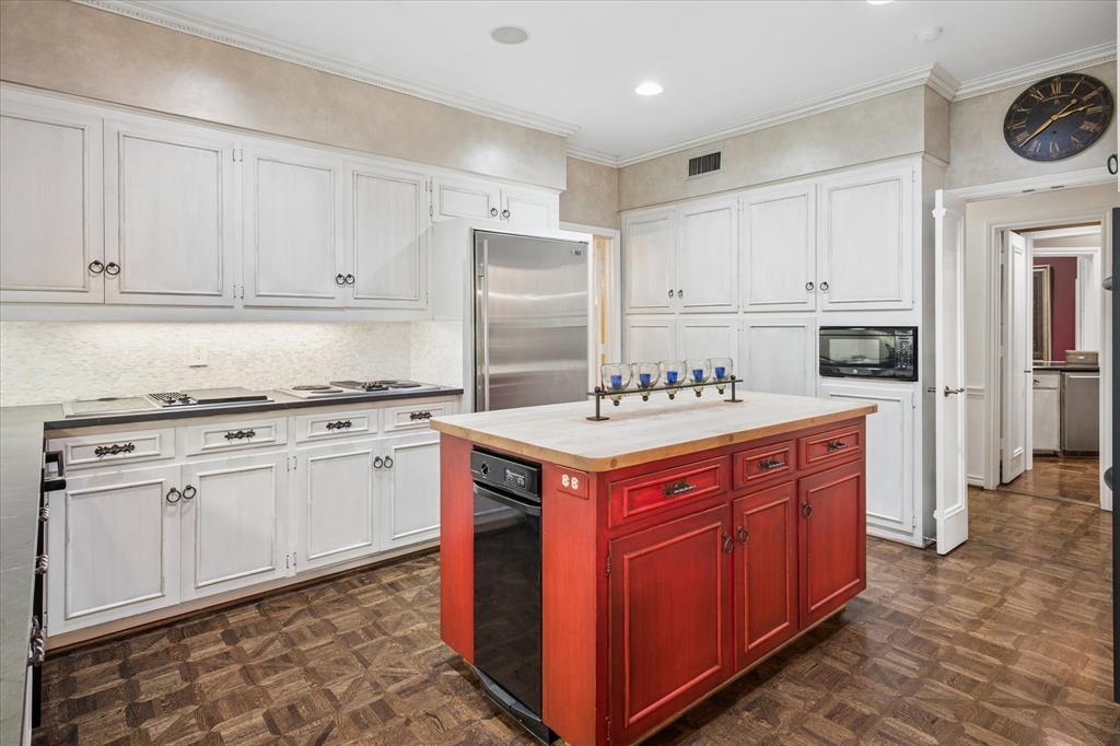 7276 Lupton Circle Property Photo 10