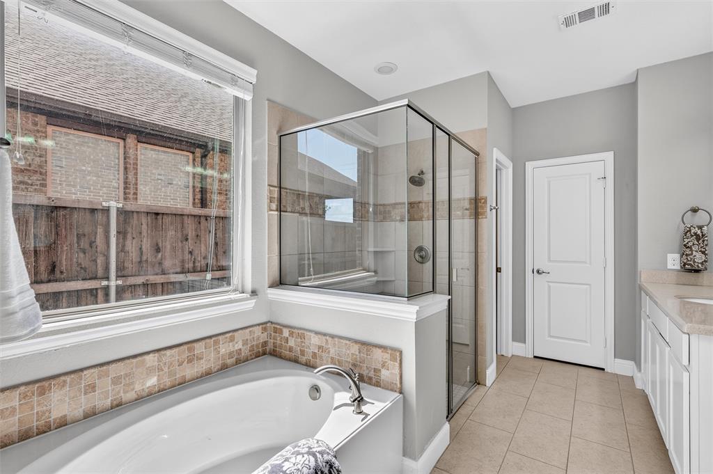 925 Spring Falls Drive Property Photo 18