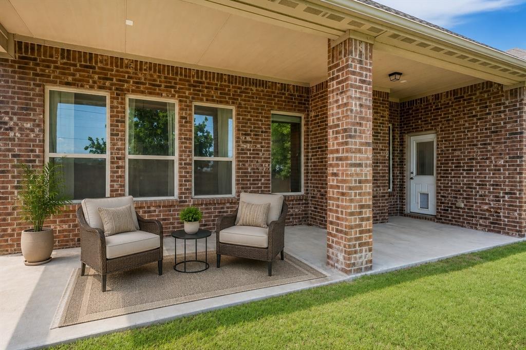 925 Spring Falls Drive Property Photo 27