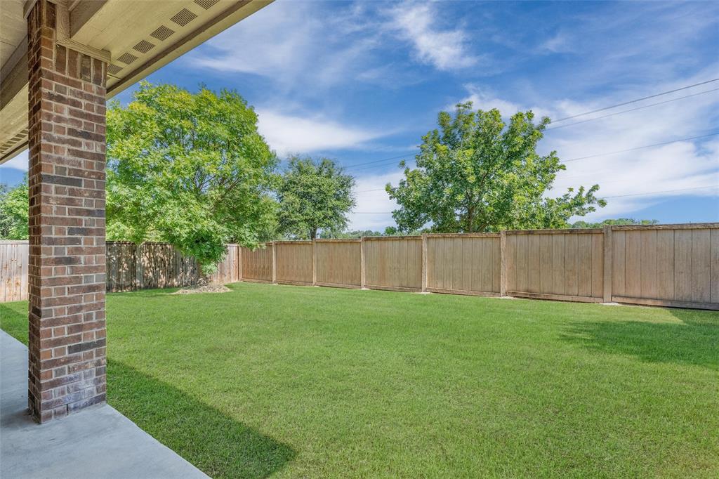 925 Spring Falls Drive Property Photo 28