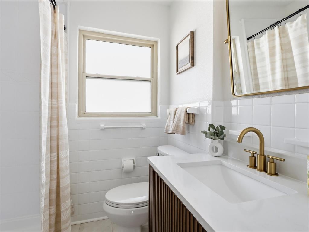 10322 Pinecrest Drive Property Photo 6