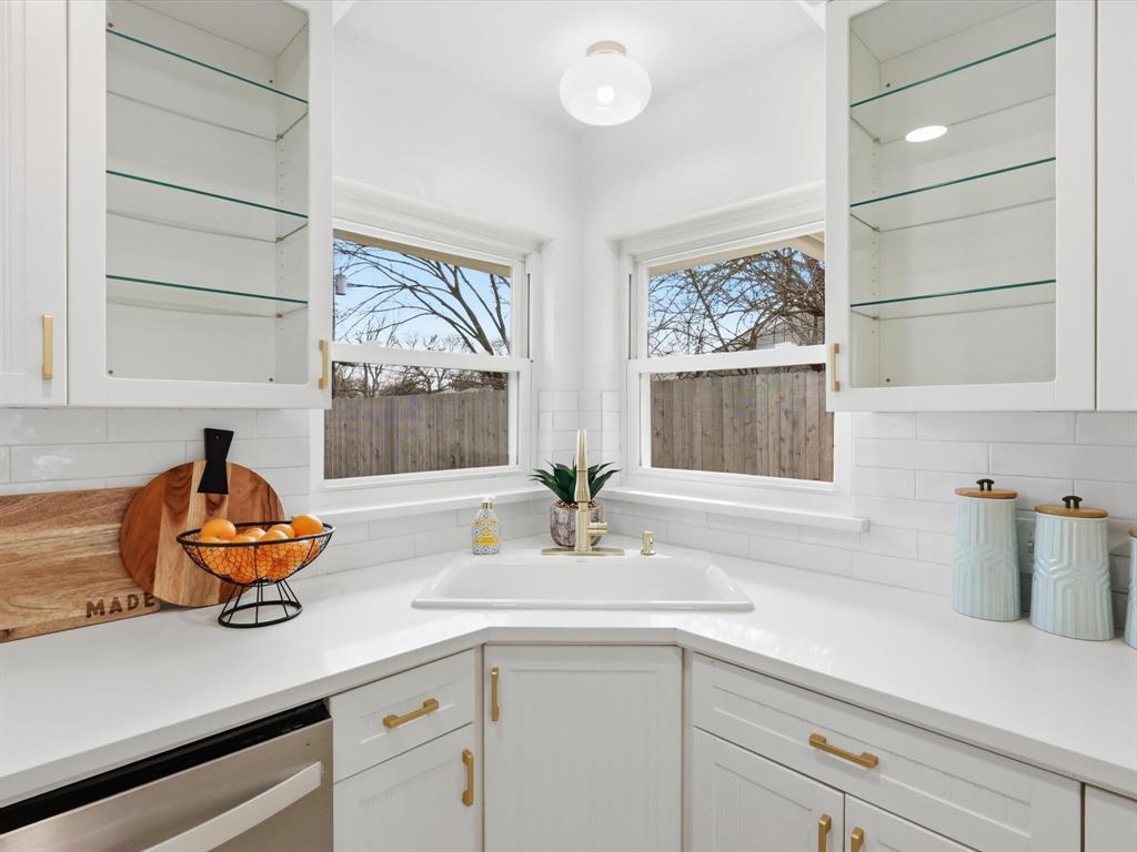 10322 Pinecrest Drive Property Photo 10