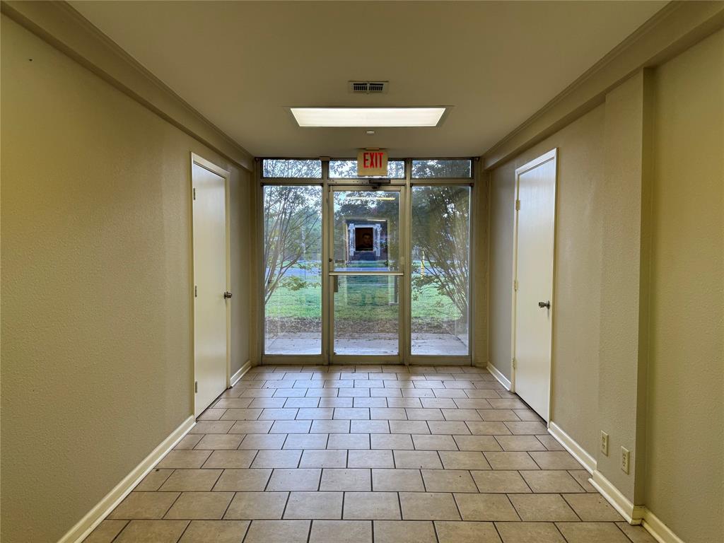 3401 N Northeast Loop 323 Property Photo 13