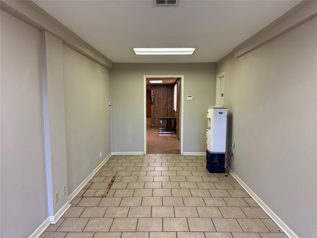 3401 N Northeast Loop 323 Property Photo 14