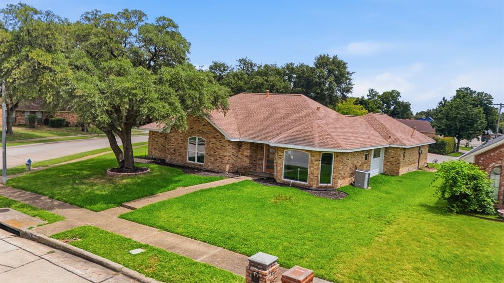 3718 Thornhill Way Property Photo 8
