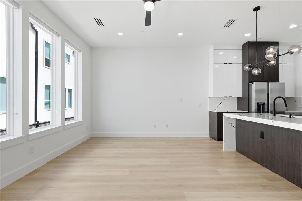 2015 California Drive 105 Property Photo 12