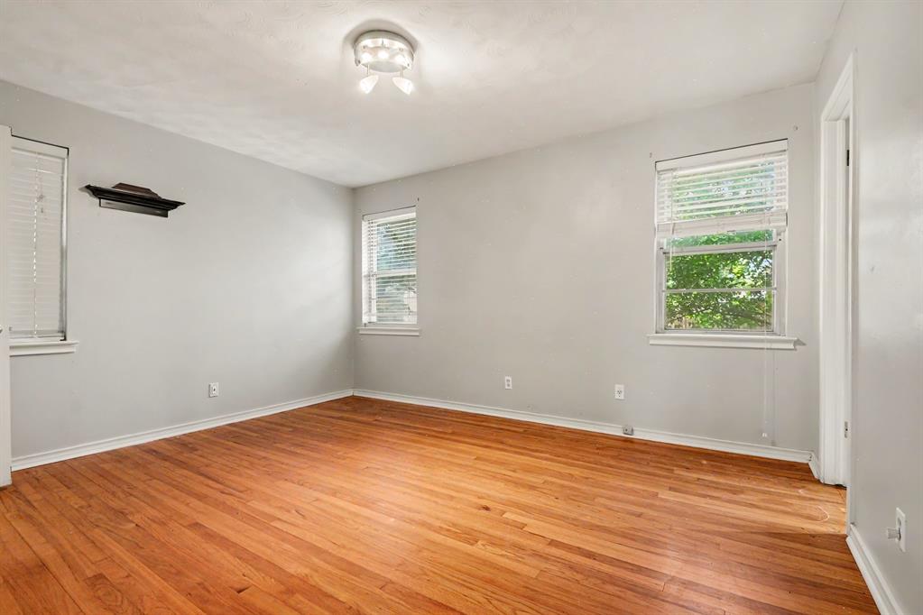 8057 Fall River Drive Property Photo 16