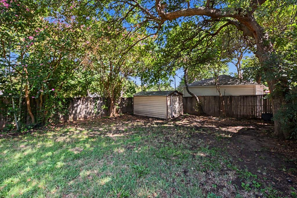 8057 Fall River Drive Property Photo 25