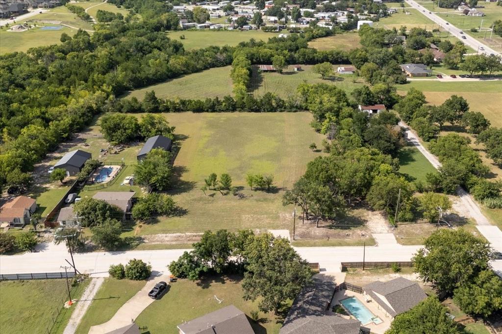 404 Hackberry Drive Property Photo 3