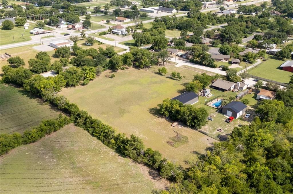 404 Hackberry Drive Property Photo 6