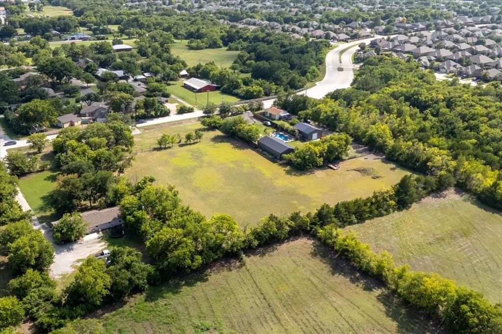 404 Hackberry Drive Property Photo 8