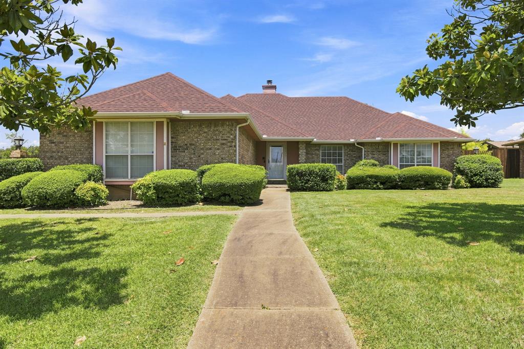 1121 The Meadows Parkway