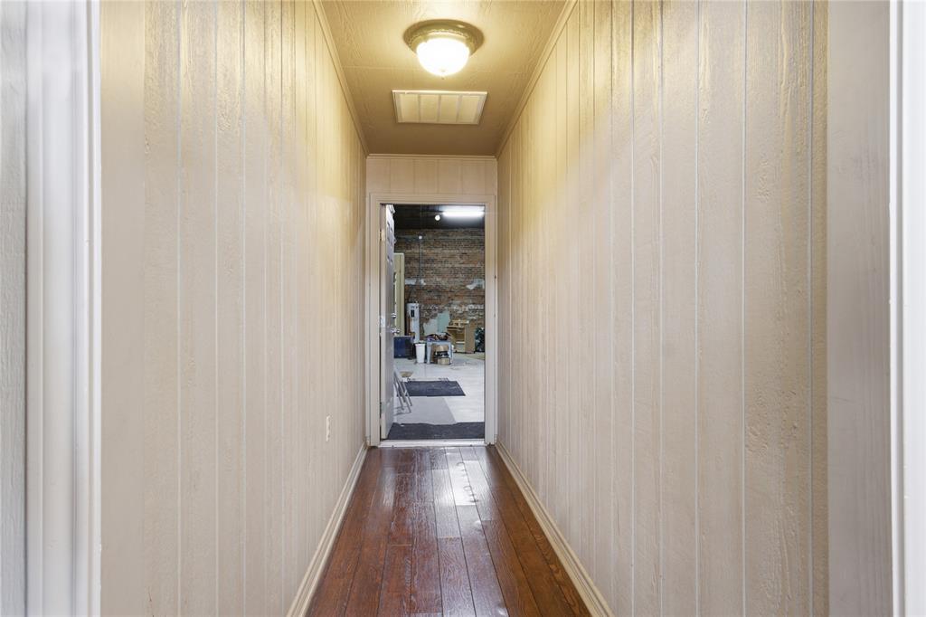80 S Side Square Property Photo 16