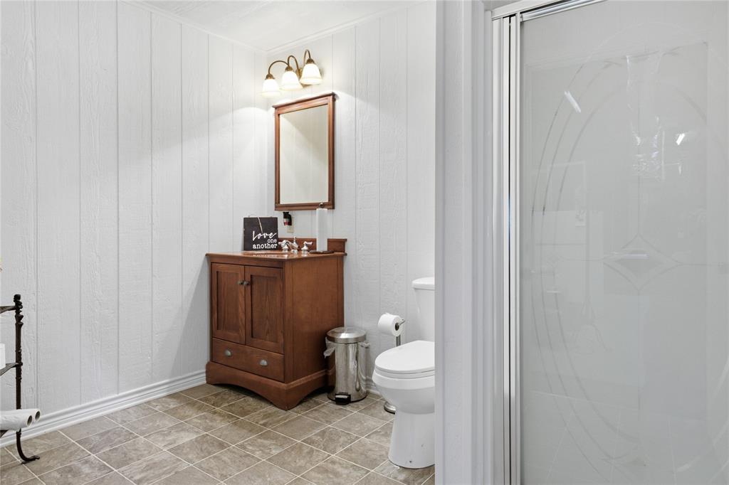 80 S Side Square Property Photo 25