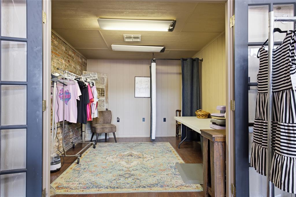 80 S Side Square Property Photo 26