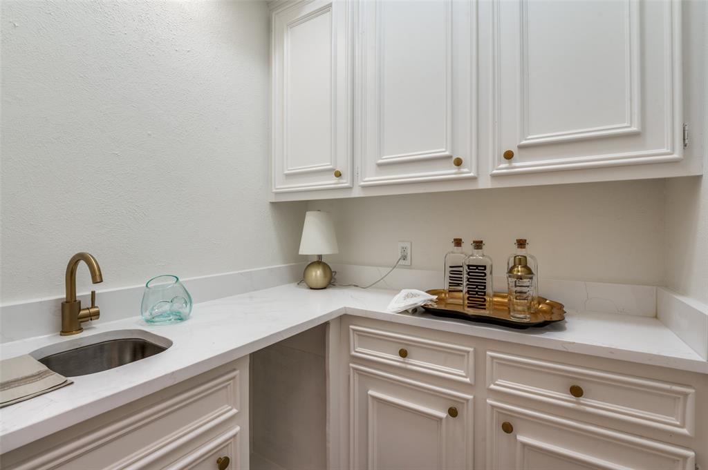 5865 Farquhar Lane Property Photo 23
