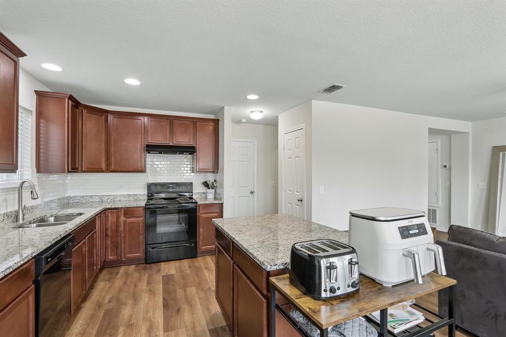 3304 Biggs Avenue Property Photo 21