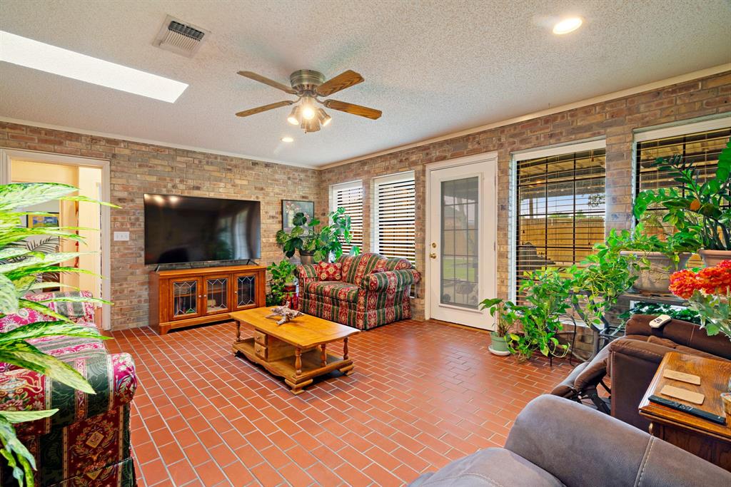 940 Brandyn Place Property Photo 11