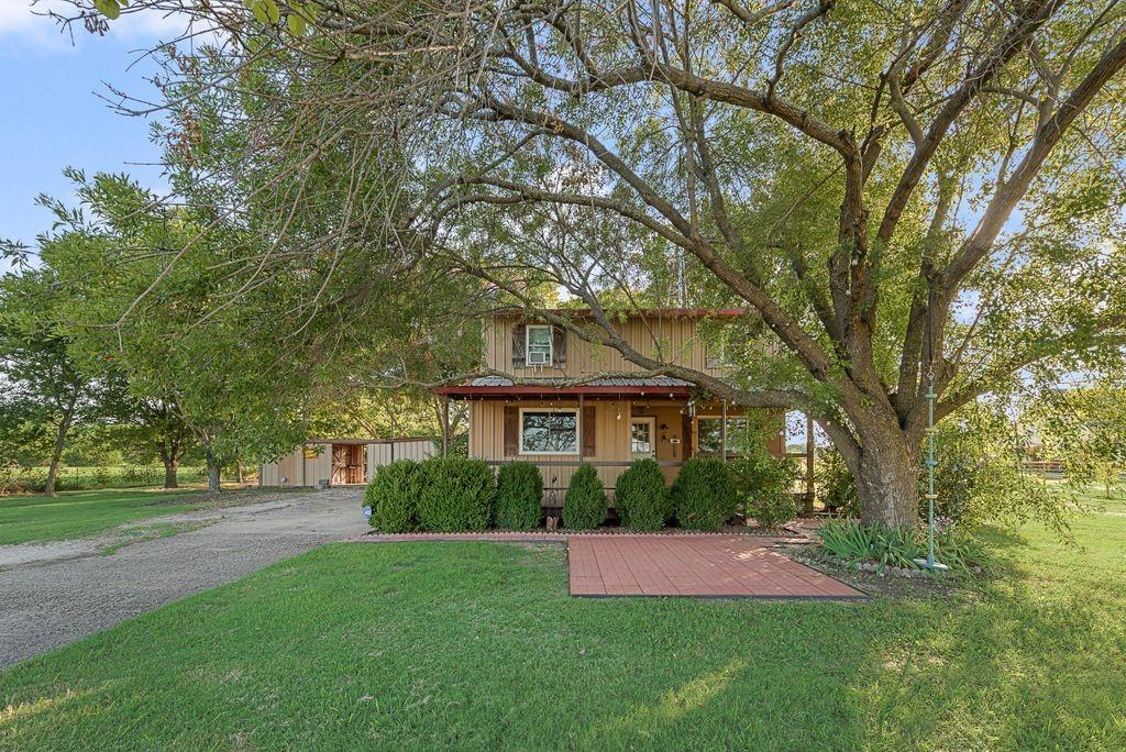 220 Crump Circle Property Photo 1