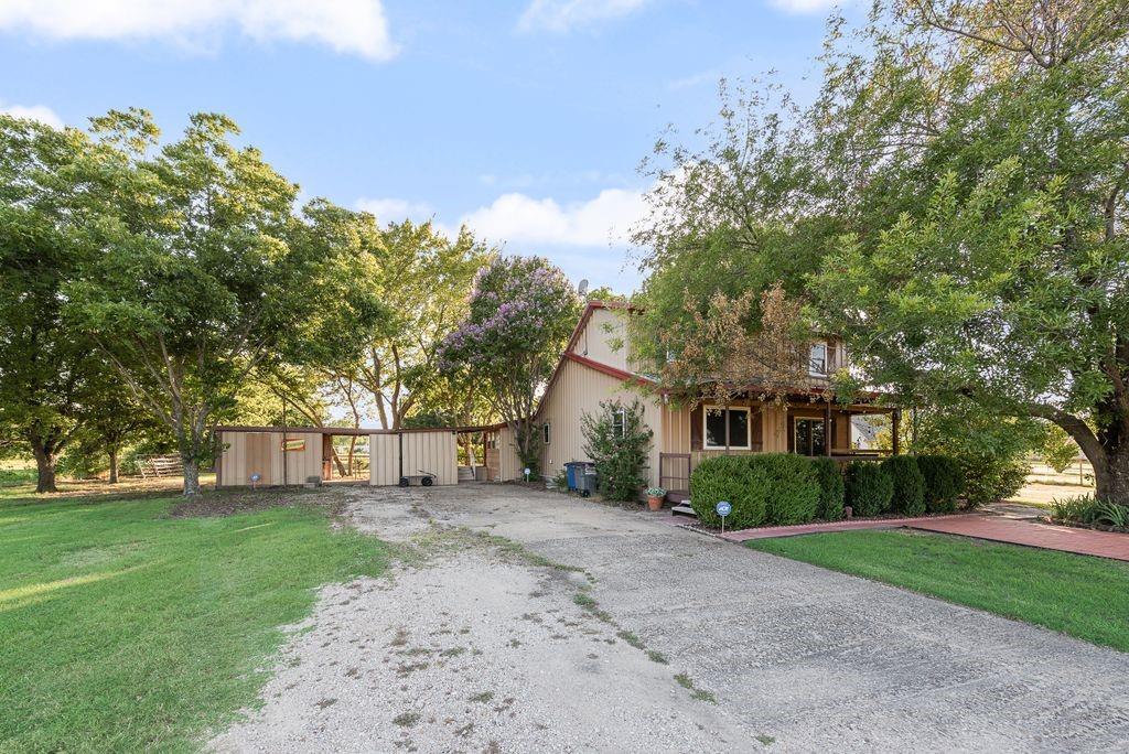 220 Crump Circle Property Photo 3