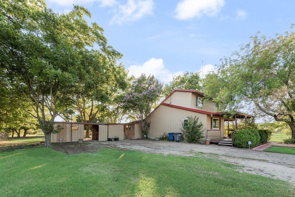 220 Crump Circle Property Photo 4