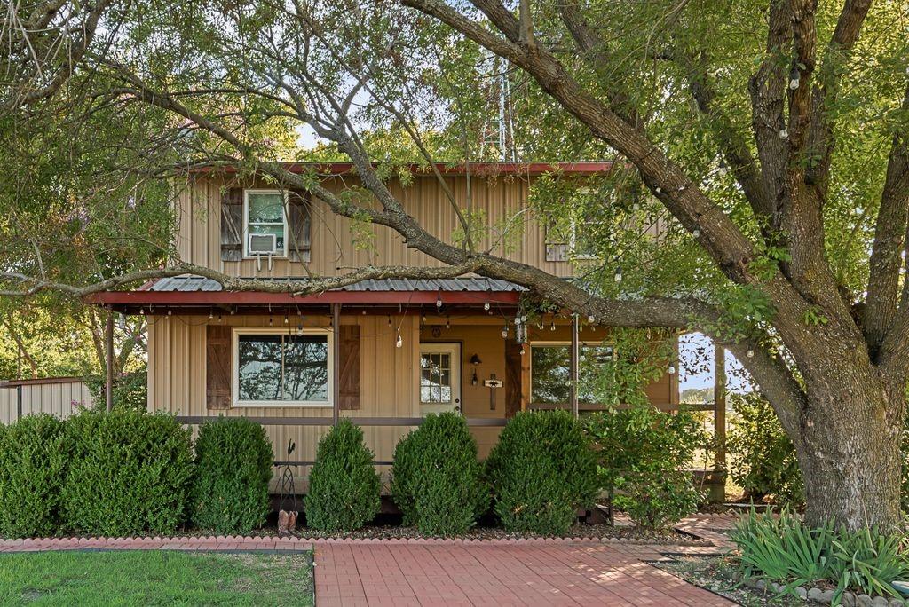 220 Crump Circle Property Photo 6