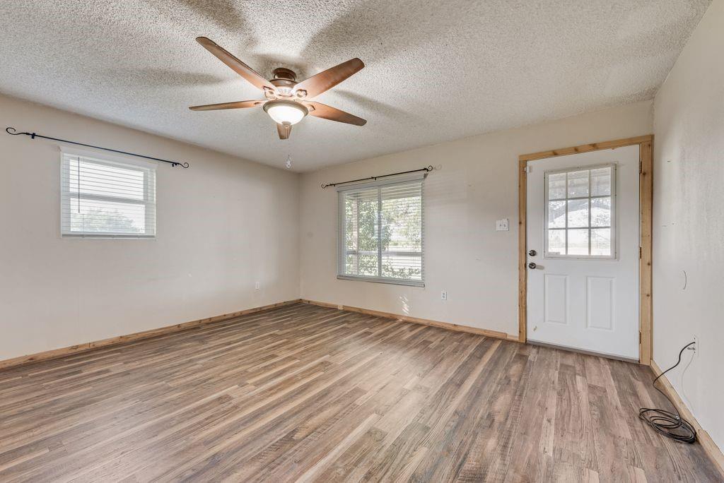 220 Crump Circle Property Photo 7