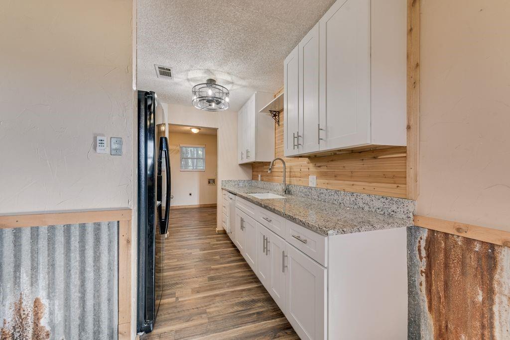 220 Crump Circle Property Photo 13