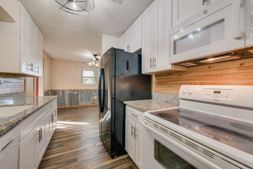 220 Crump Circle Property Photo 14