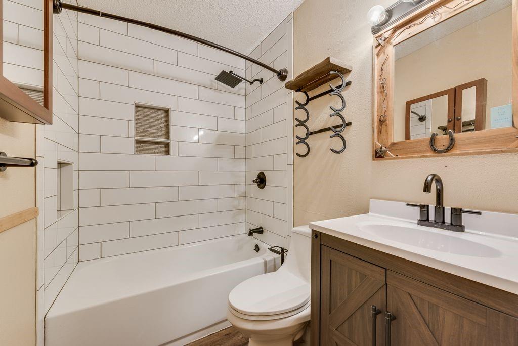 220 Crump Circle Property Photo 27