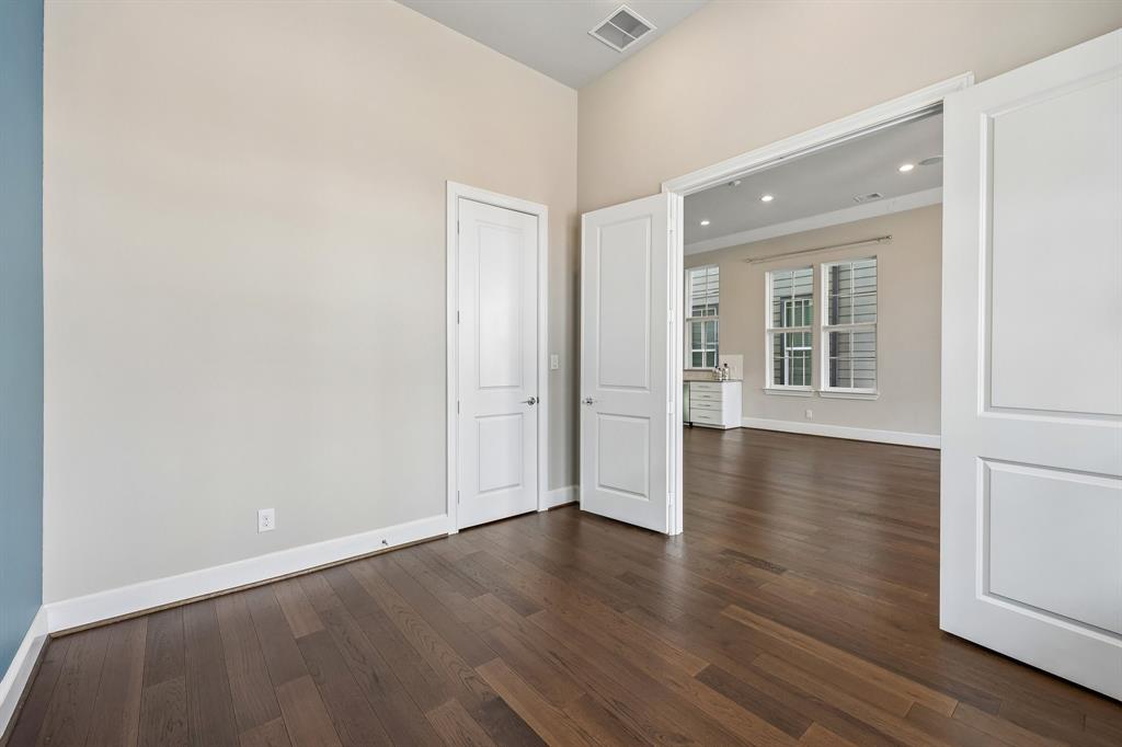 708 Wooster Lane Property Photo 10