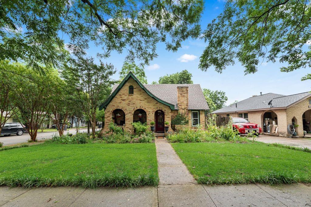 2502 Burlington Boulevard Property Photo 1