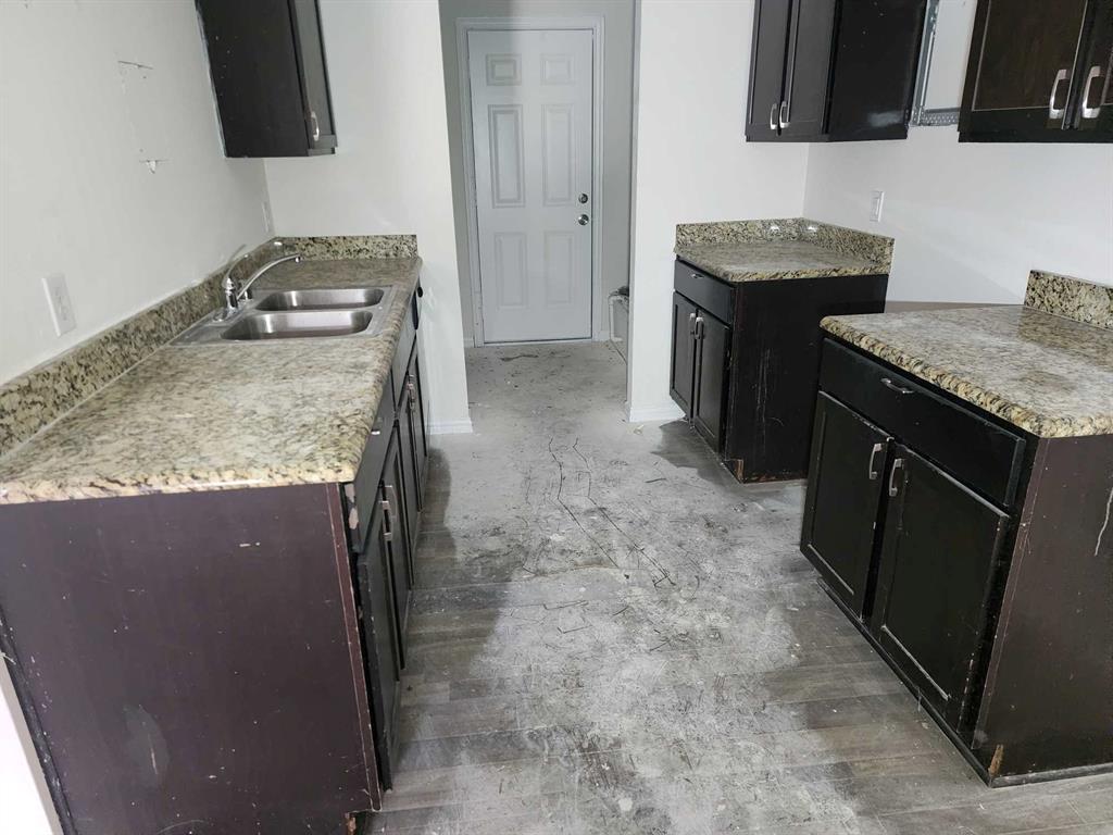 3823 Colonial Avenue Property Photo 7