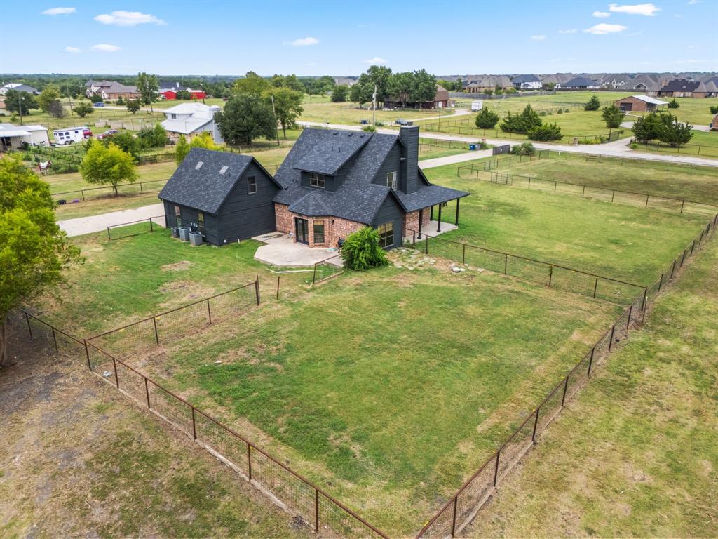 1068 Frontier Trail Property Photo 3
