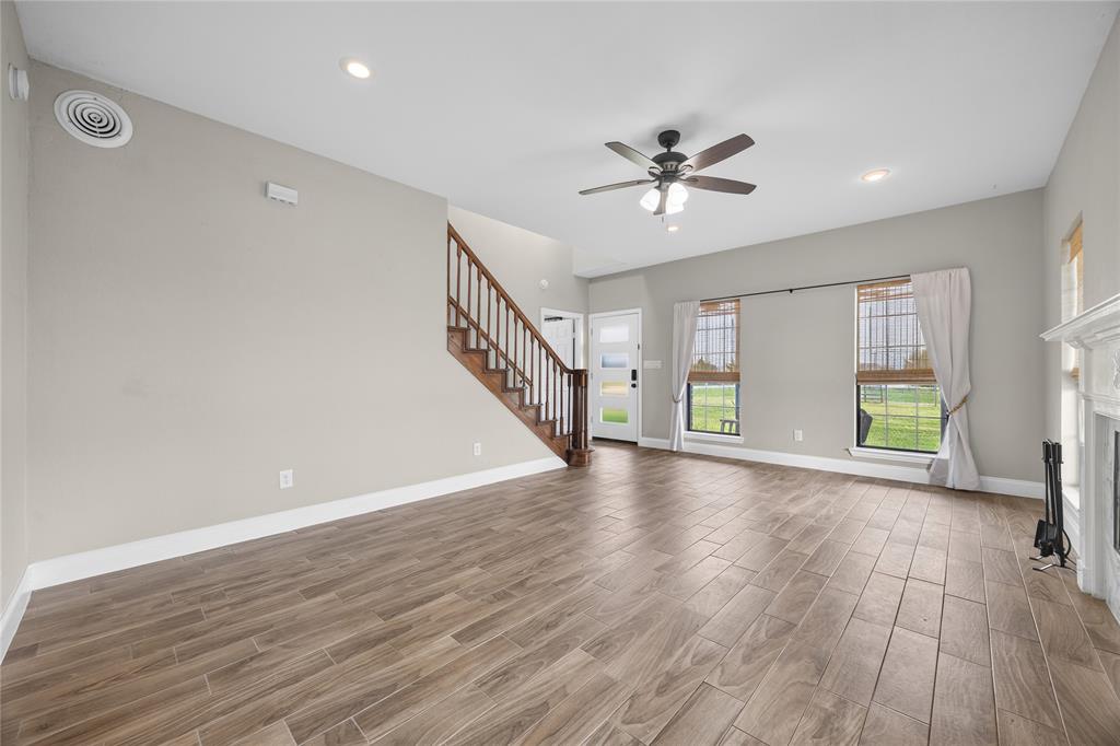 1068 Frontier Trail Property Photo 6