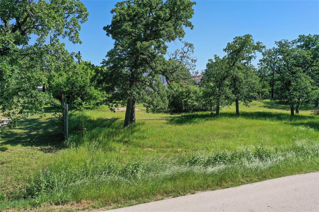 1102 Maple Drive Property Photo 2