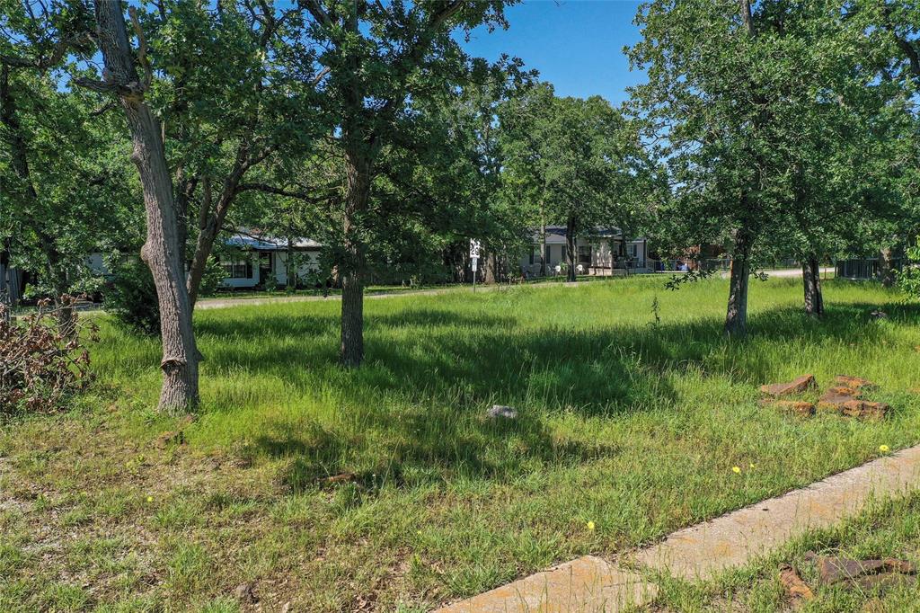 1102 Maple Drive Property Photo 4