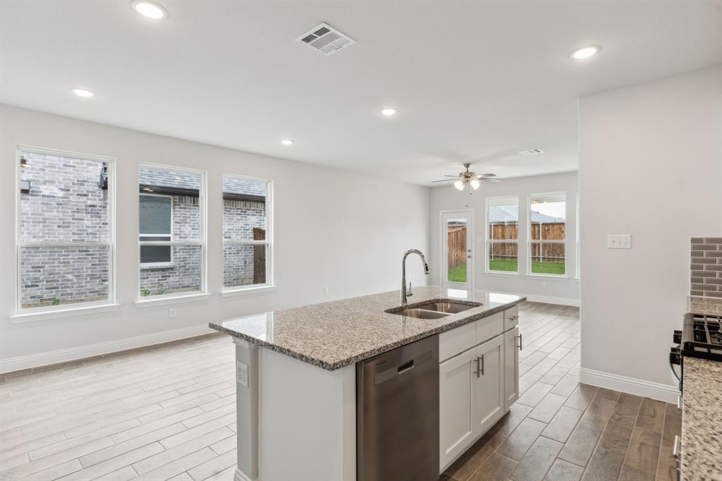 709 Rain Barrel Place Property Photo 6