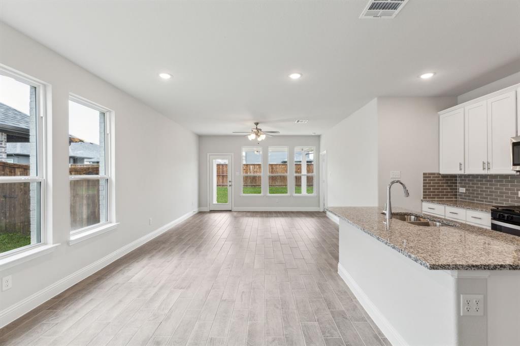 709 Rain Barrel Place Property Photo 7