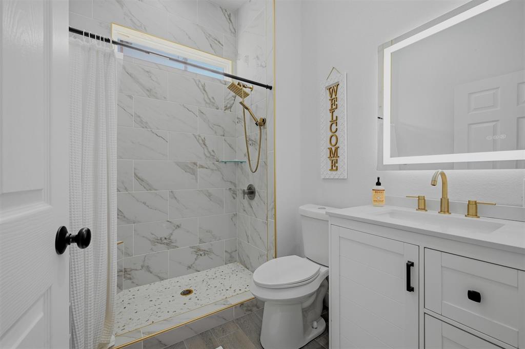 210 County Road 2184 Property Photo 24