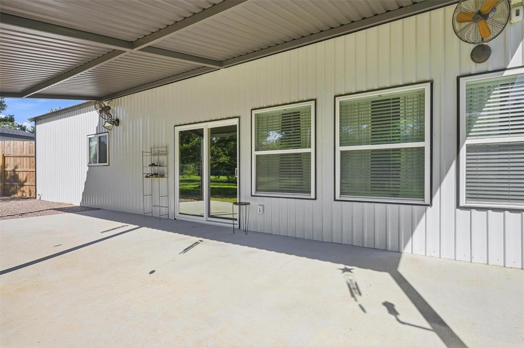 210 County Road 2184 Property Photo 29