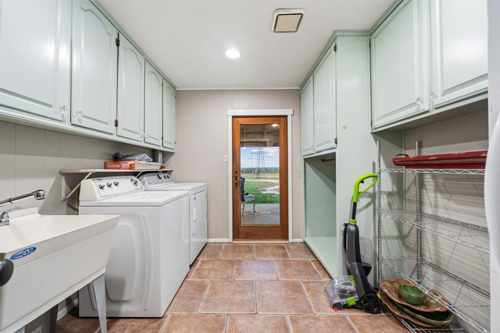 902 Mockingbird Lane Property Photo 19