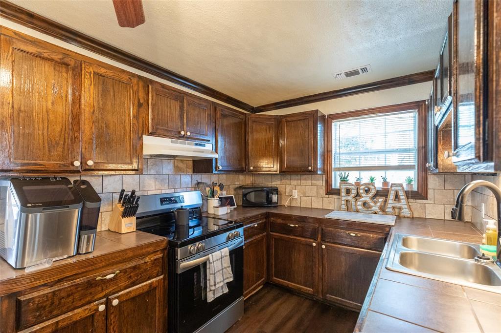 1418 Green Street Property Photo 7