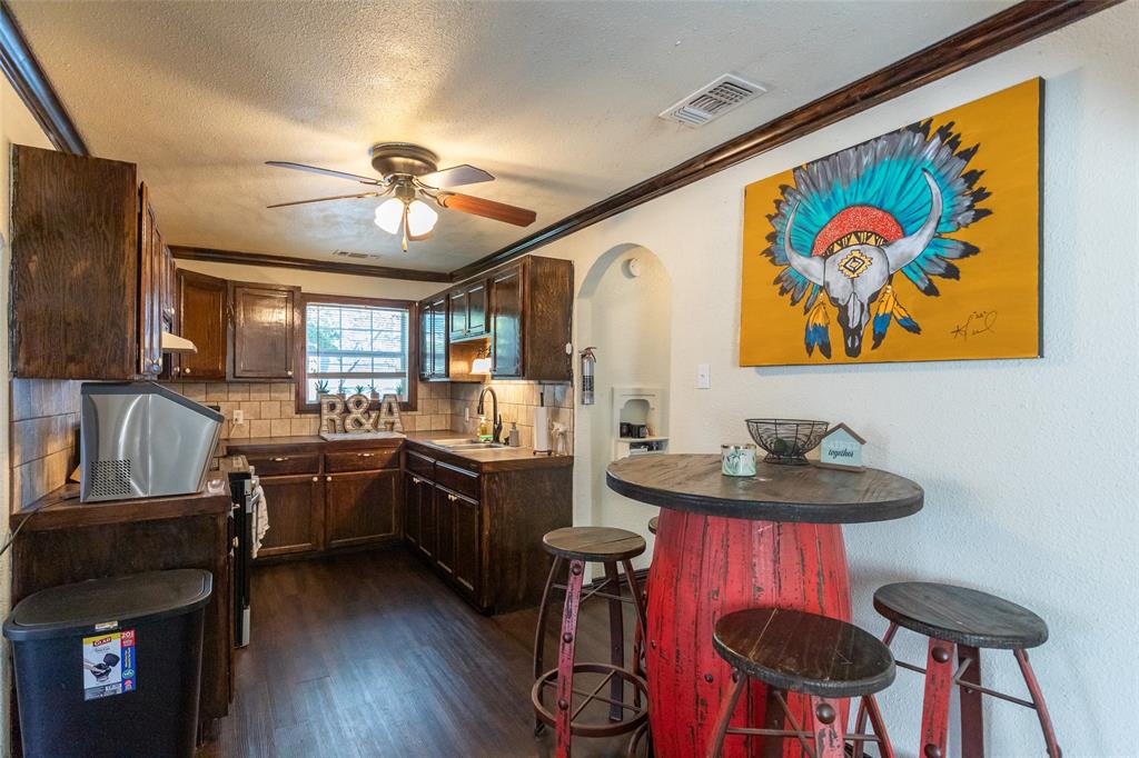 1418 Green Street Property Photo 9
