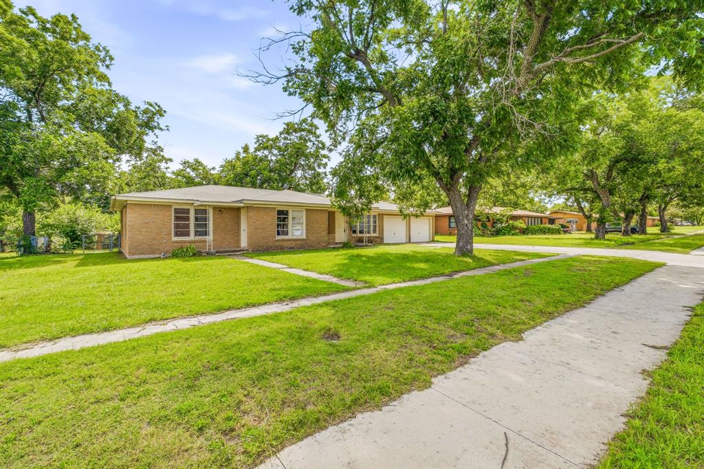594 N Harbin Drive Property Photo 2